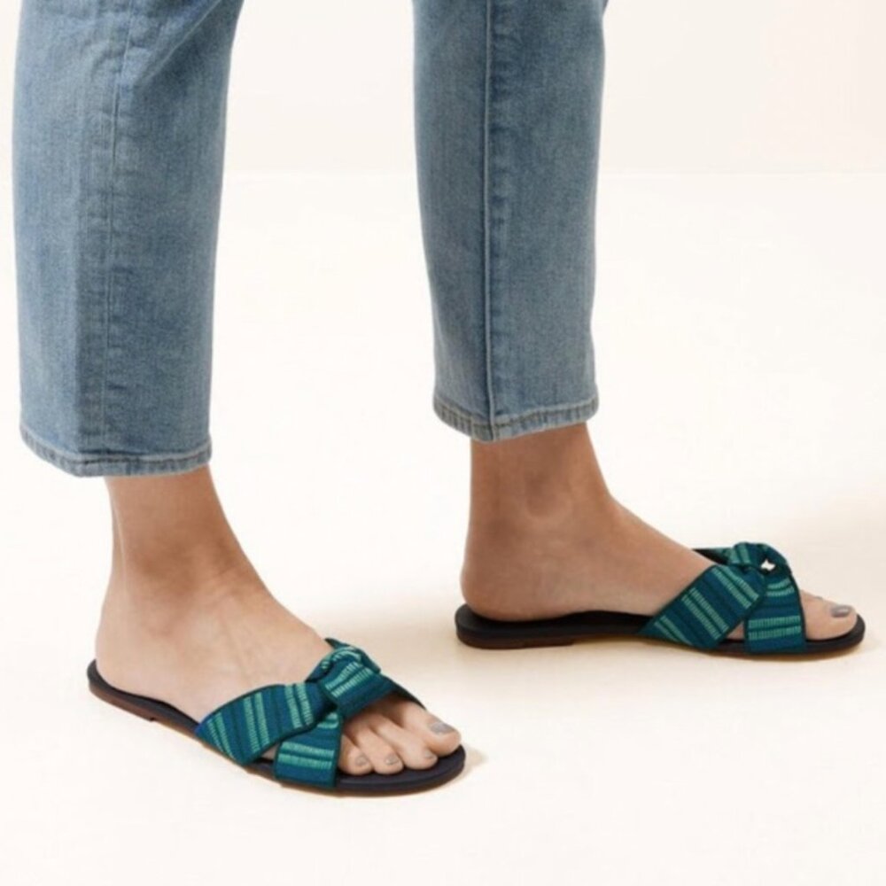 ROTHY'S The Knot Sandal in Jungle Stripe (Teal/Blue ) 6